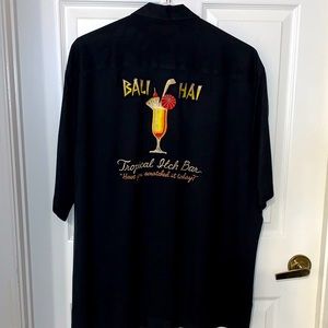 Tori Richard men’s short sleeve shirt. 100% silk, XL, black with embroidery.